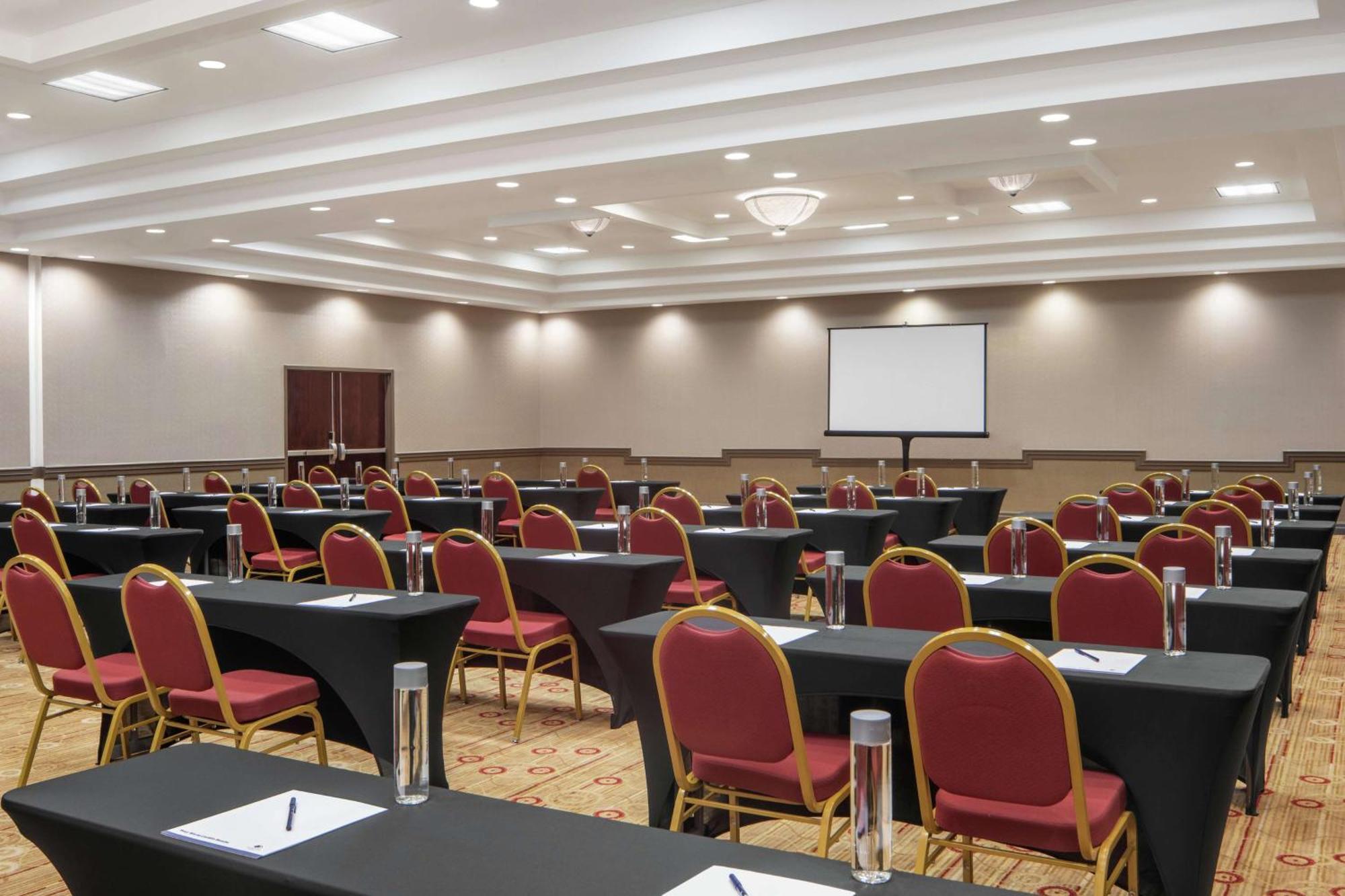 Doubletree By Hilton Hotel Newark Airport Buitenkant foto