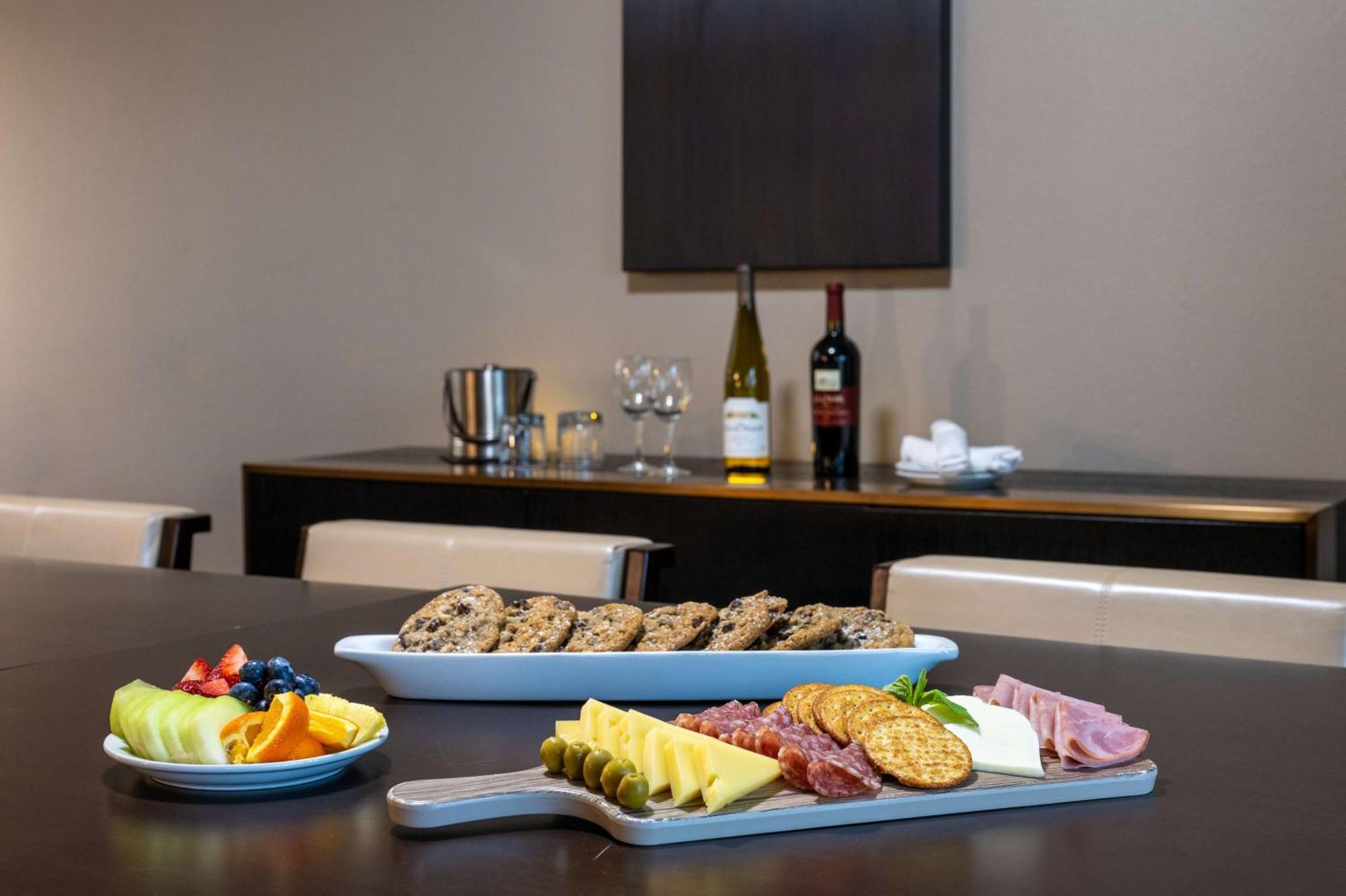 Doubletree By Hilton Hotel Newark Airport Buitenkant foto