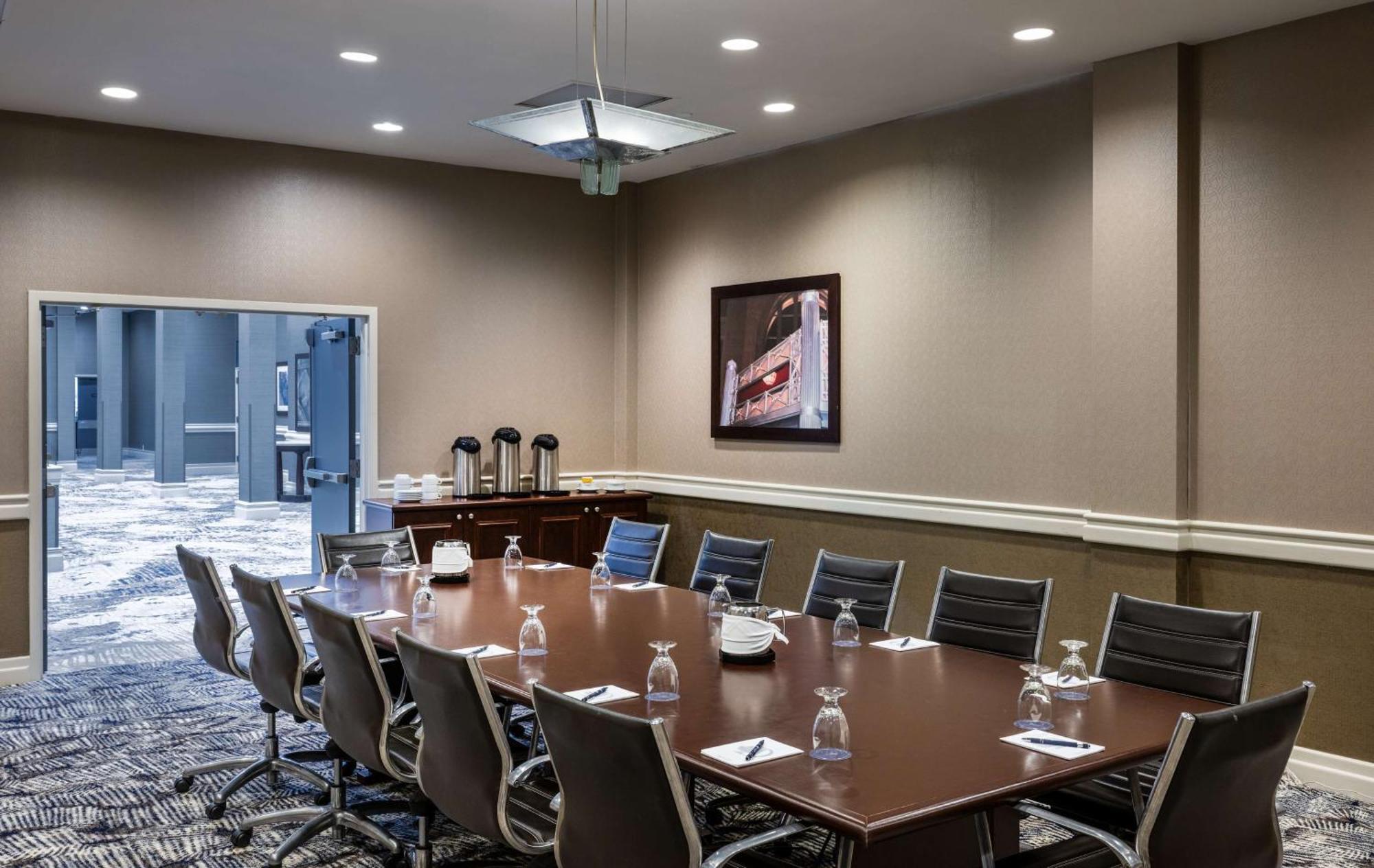 Doubletree By Hilton Hotel Newark Airport Buitenkant foto